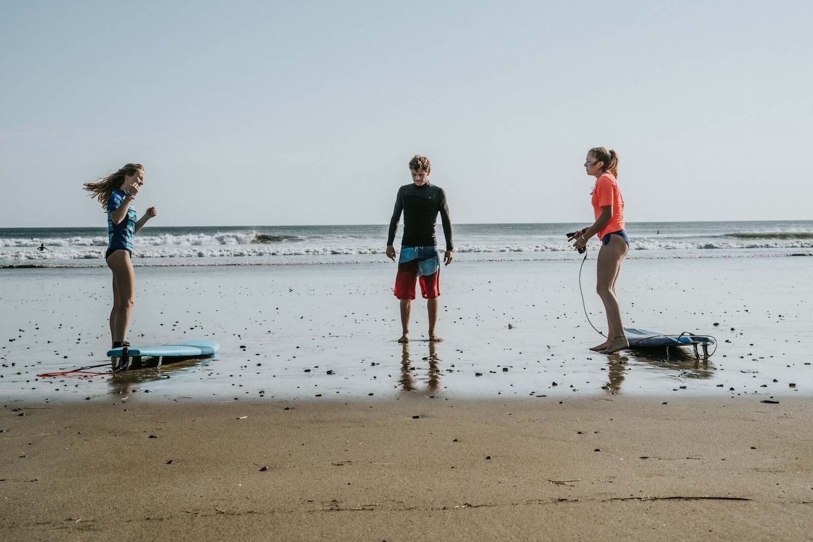 beginner-surfing-in-panama